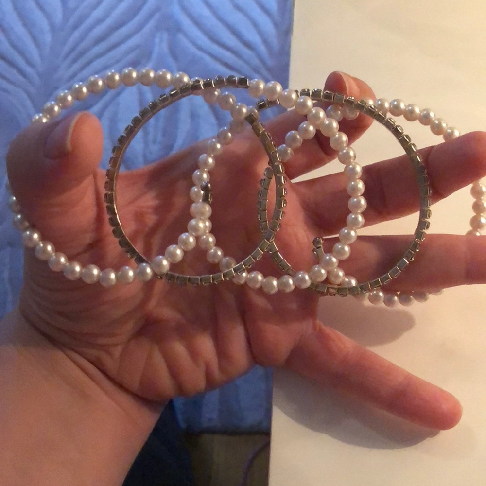 Silver/pearl wrap bracelet - Picture 2 of 3